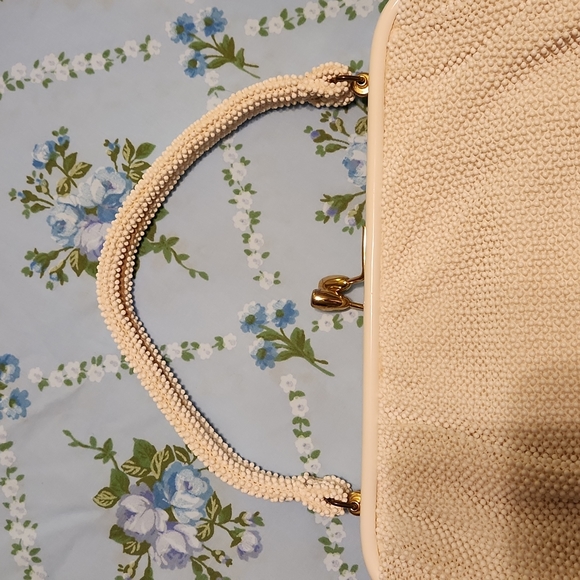 Vintage Lumunard beaded purse. Very clean condition on outside. - Picture 2 of 12